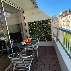 Plein Centre Avec Garage, Piscine Et Gardien , Grenoble France